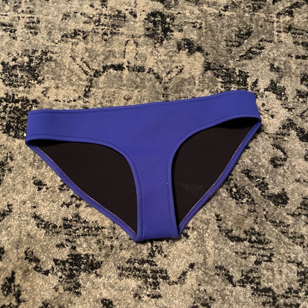 Trinagl bikini bottoms